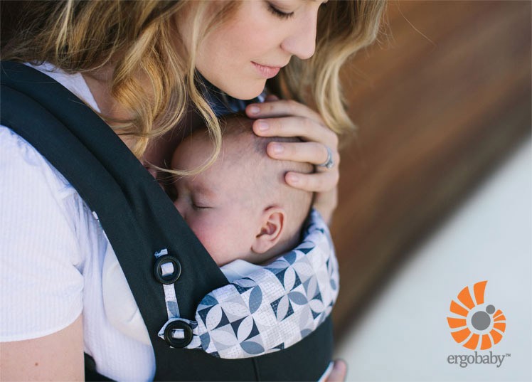 Ergobaby Adat Noir Pixel et Anthracite Rosace