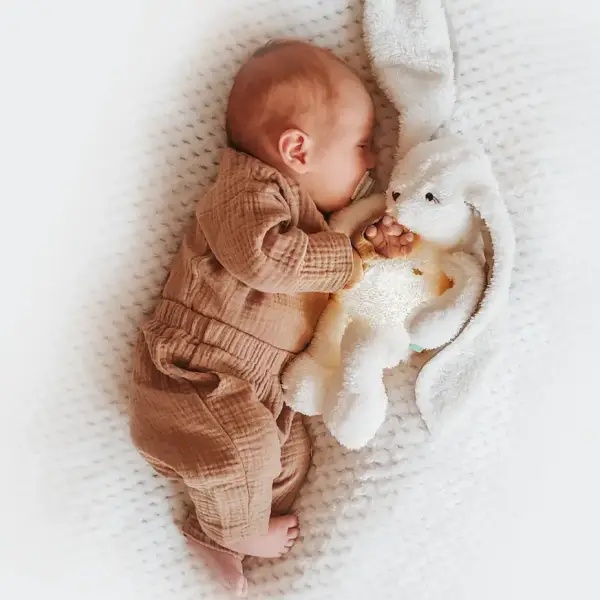 MyHummy Lapin 5-en-1 - Peluche à Bruits Blancs avec Veilleuse